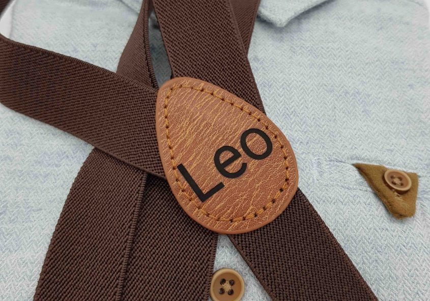 Kinderhosenträger Leo Kinderfliegen von Fräulein Maya perfekt für die Freie Trauung Trauredner martinredet