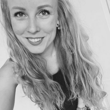 Traurednerin Cottbus Laura im Team von martinredet Freie Trauung Brandenburg