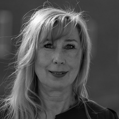 deutsch russische Hochzeitsrednerin Traurednerin Freie Trauung Bonn Swisttal Siegburg NRW martinredet schwarz weiß Profilfoto deutsch russische Hochzeitsrednerin Traurednerin Freie Trauung Bonn Swisttal Siegburg NRW martinredet schwarz weiß Profilfoto