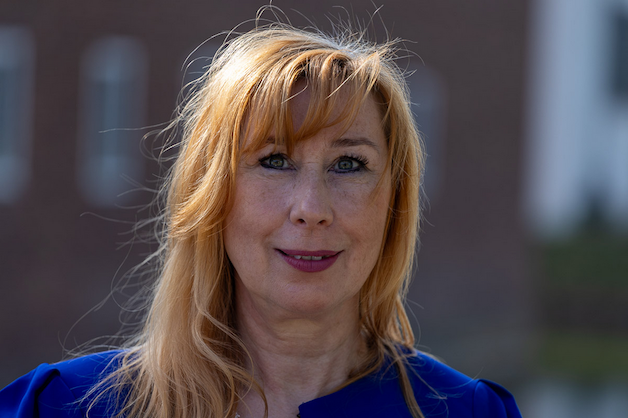 deutsch russische Hochzeitsrednerin Traurednerin Freie Trauung Bonn Swisttal Siegburg NRW martinredet deutsch russische Hochzeitsrednerin Traurednerin Freie Trauung Bonn Swisttal Siegburg NRW martinredet