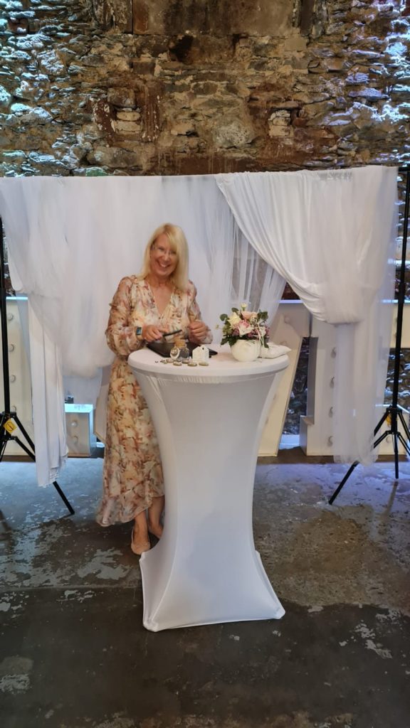 Traurednerin Much Sonja im Team von martinredet Freie Hochzeit Hochzeitsrednerin NRW Traurednerin Much Sonja im Team von martinredet Freie Hochzeit Hochzeitsrednerin NRW