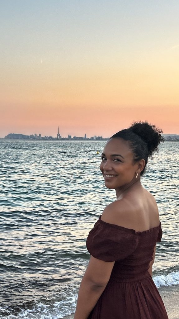 Janique ist Freie Traurenderin im Team von martinredet und spricht deutsch und englisch Freie Rednerin Freie Trauung